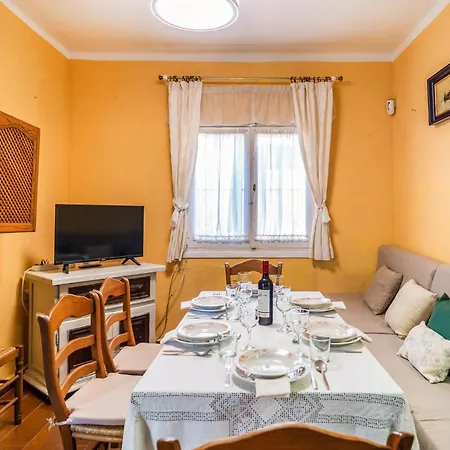 Urb,miraflores Del Palo Holiday home